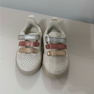Toddler Veja Sneakers Size 6